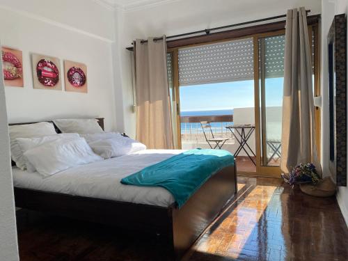 Espectacular en primera línea de playa — 4-Star Luxury Hotel in Almada, Portugal