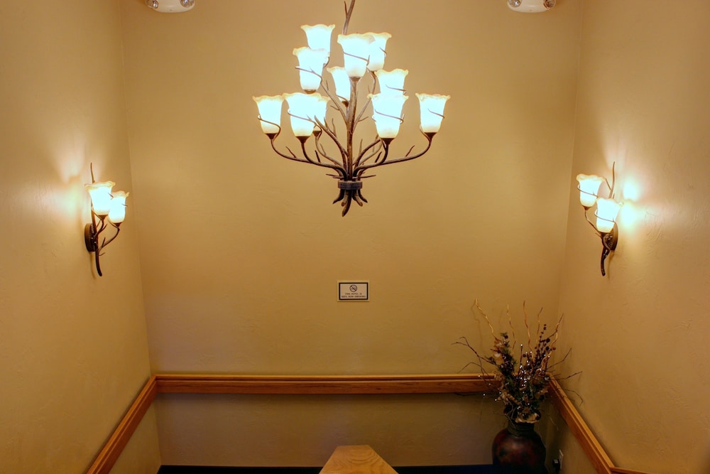 Blue Mountain Inn And Suites - photo 17