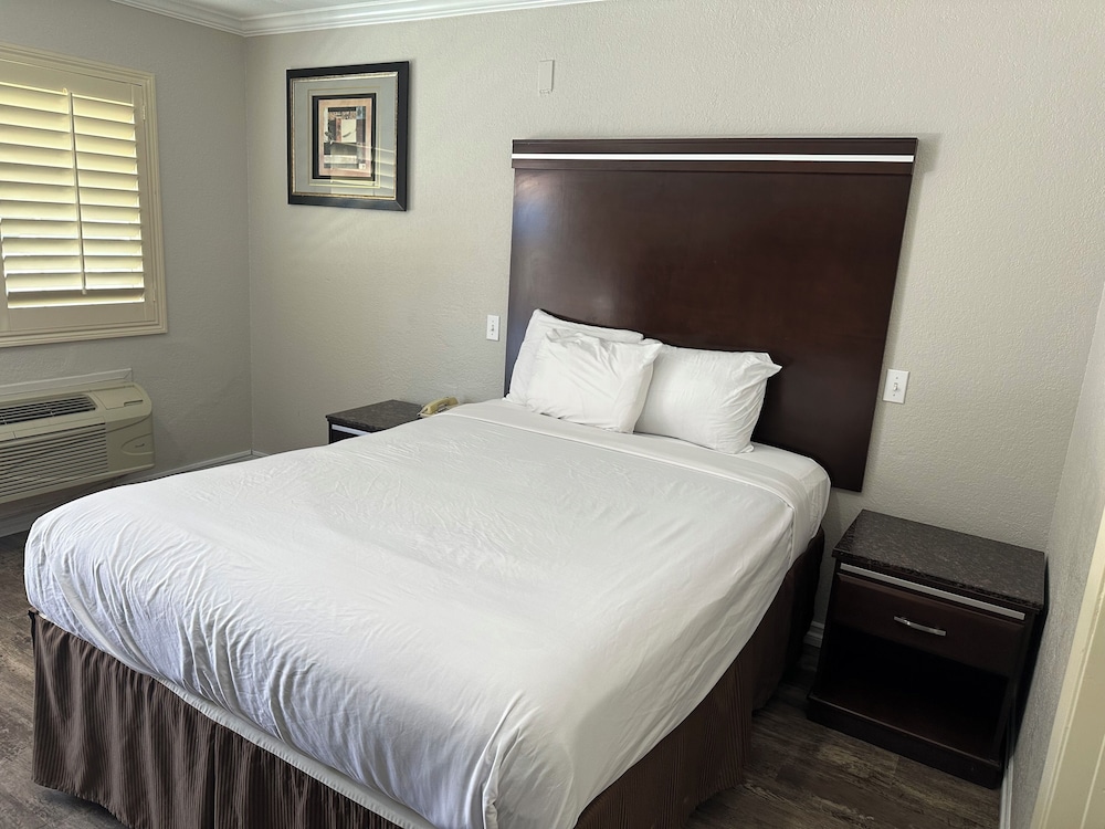 Rodeway Inn National City San Diego South - photo 9