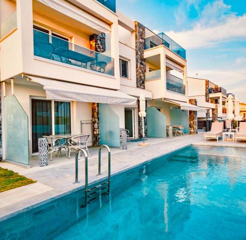 Interni Luxury Living B — 4-Star Luxury Hotel in Nikiti, Greece