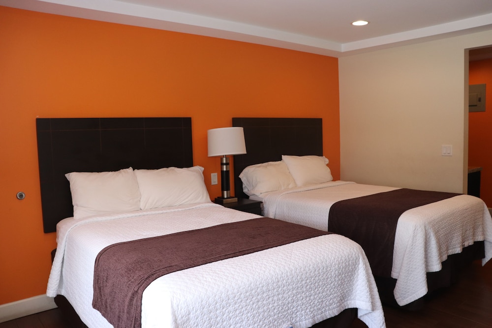 Curtis Inn & Suites - photo 12