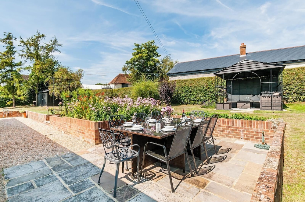 Freshfields a Countyside Retreat for 8