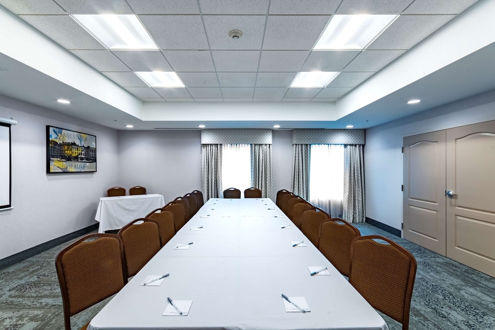 Hampton Inn Lockport Buffalo - photo 34