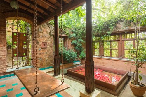 Hostie Chinar Haveli Heritage home with Pool Gurgaon