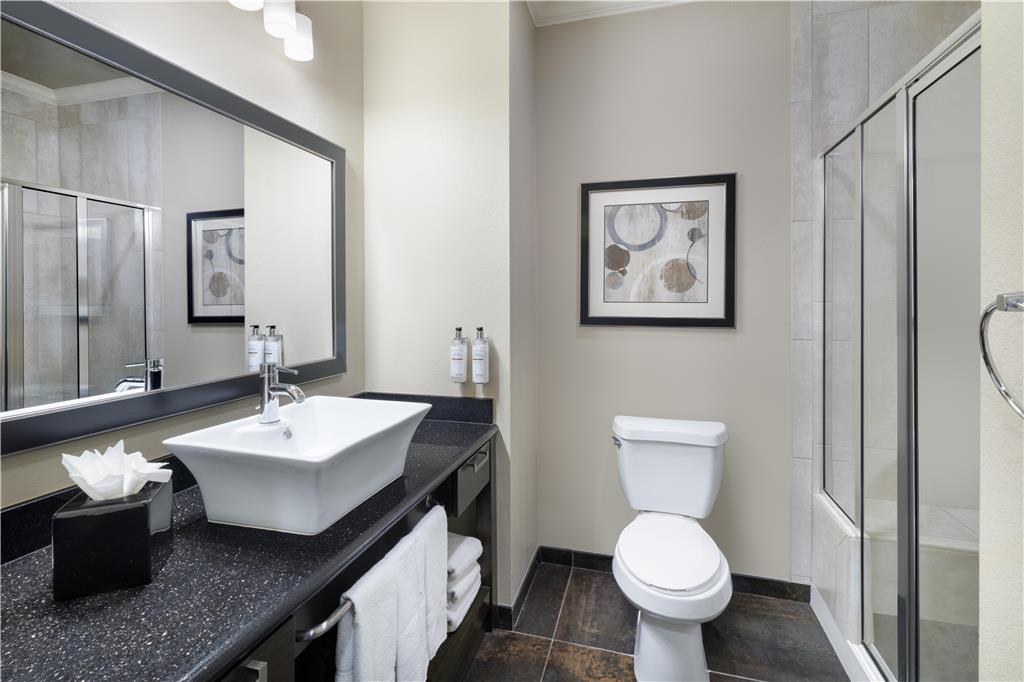 Best Western Premier Crown Chase Inn & Suites - photo 28