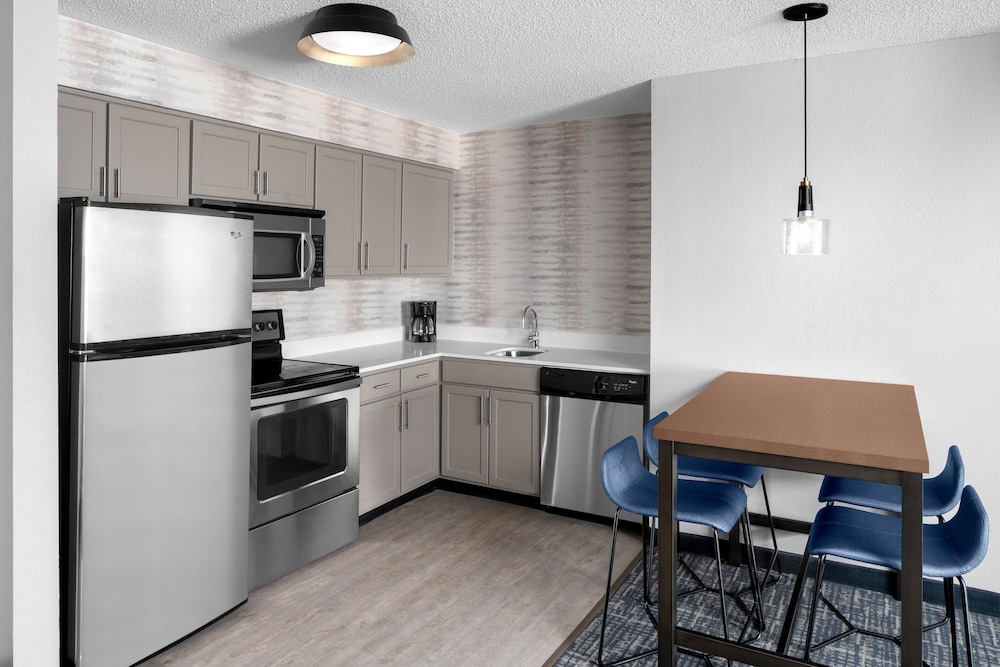 Residence Inn by Marriott Holland - photo 13