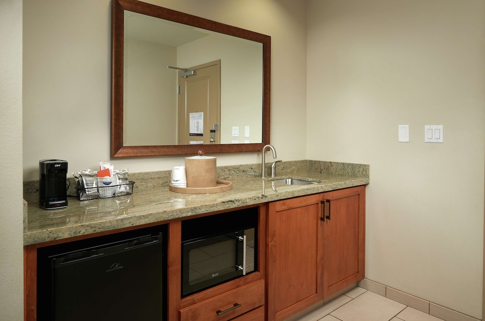 Hampton Inn & Suites Salem OR - photo 15