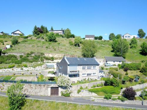 Les Genets — hotel in Saint-Alban-Sur-Limagnole