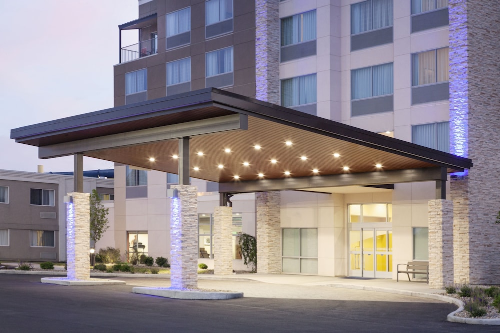 Holiday Inn Express & Suites Sandusky by IHG - photo 32