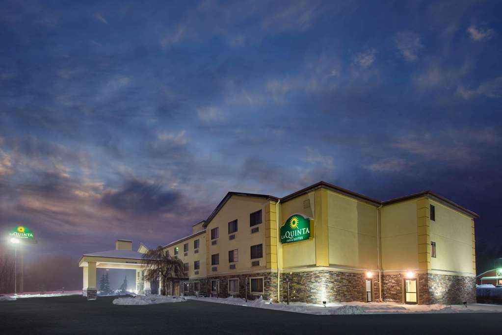 La Quinta Inn & Suites by Wyndham Erie - photo 7