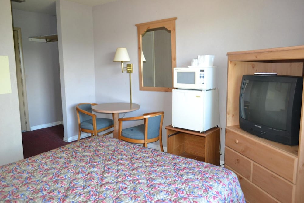 Latham Inn - photo 17