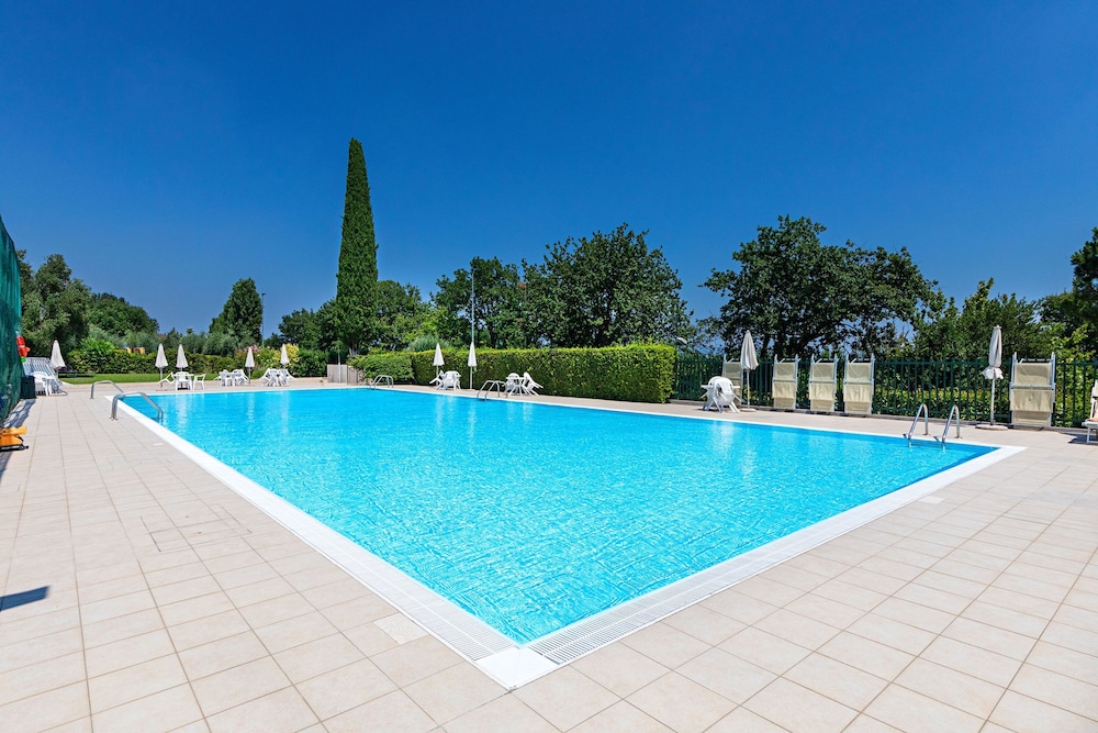 Il Melagrano A12 by Wonderful Italy — 4-Star Luxury Hotel in Padenghe Sul Garda, Italy