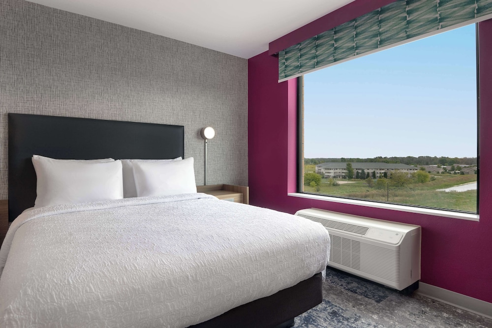 Home2 Suites by Hilton Sheboygan - photo 16