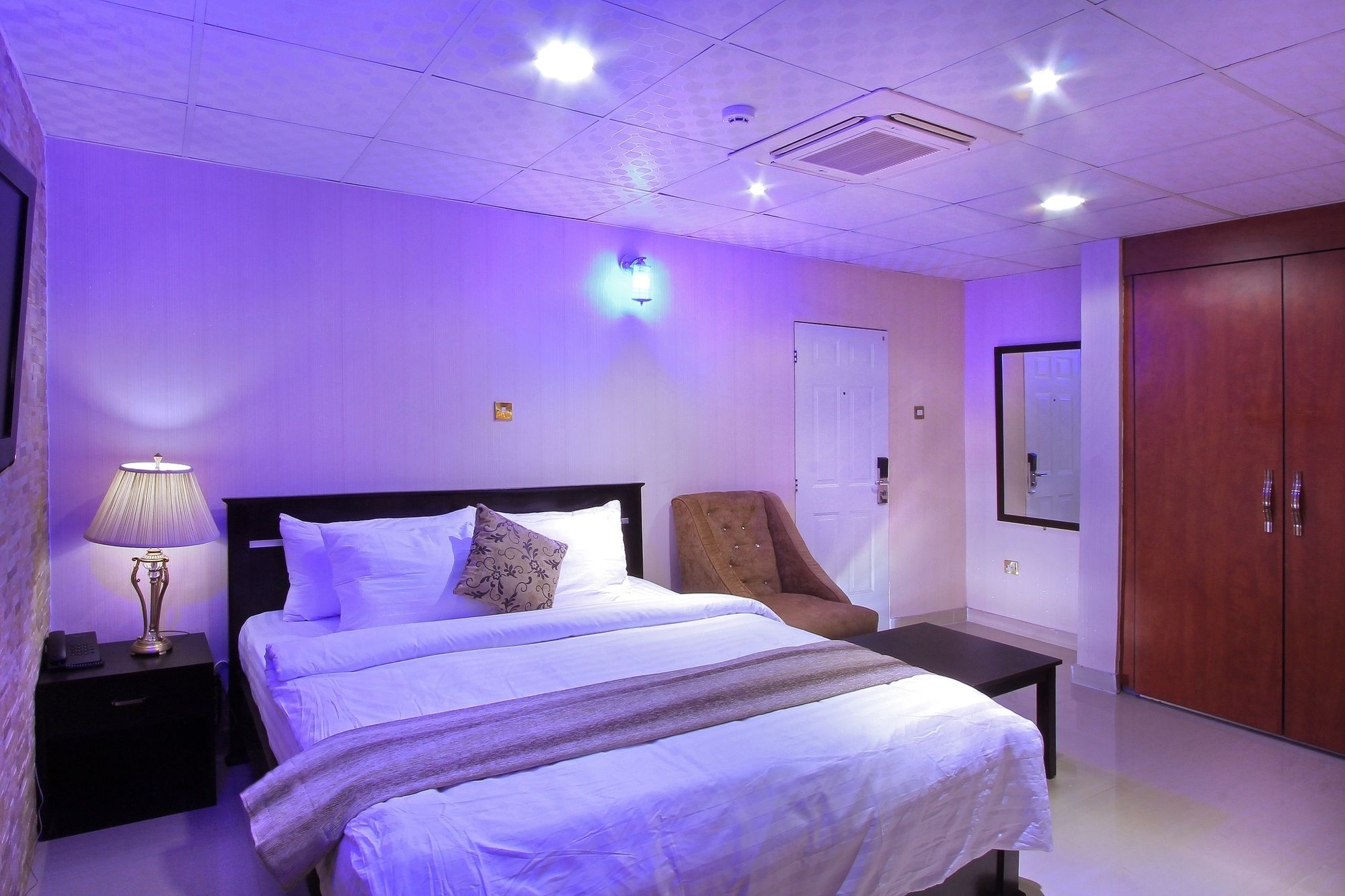 Valley Front Plus Hotel - carbon neutral hotel in Lagos