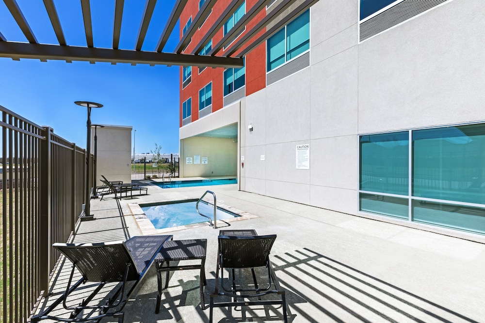 Holiday Inn Express & Suites Houston SW Rosenberg by IHG - photo 27