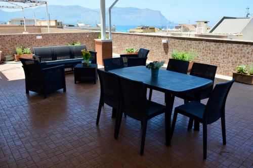 La Casetta di Ale — 4-Star Luxury Hotel in Isola Delle Femmine, Italy