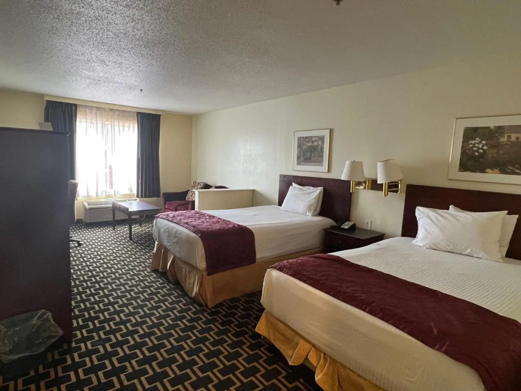America's Best Inn Of Fairfield Birmingham - photo 15