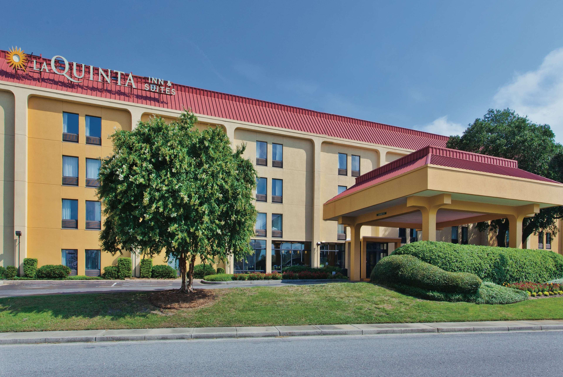 La Quinta Inn & Suites by Wyndham Charleston Riverview - featured photo