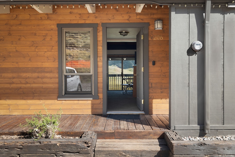 Elk Refuge Inn - photo 39