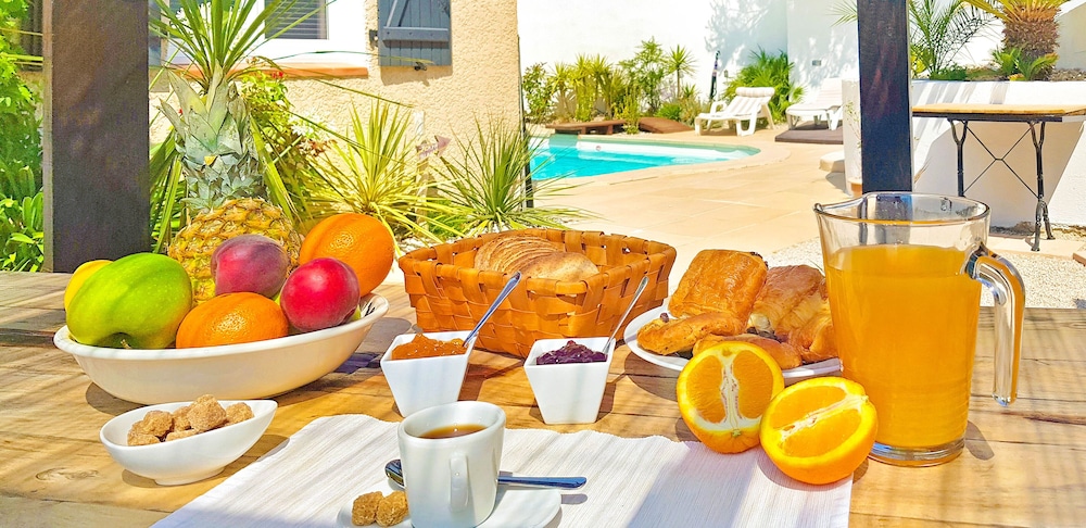 Villa Reiala Carry le rouet — 5-Star Luxury Hotel in Carry-Le-Rouet, France