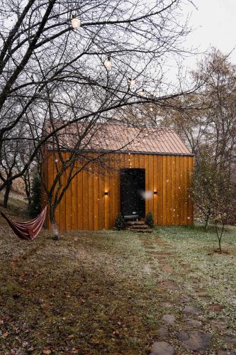 Căsuța din livadă in Maneciu-Ungureni, Romania