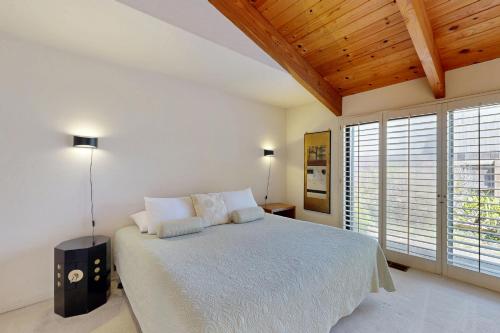 Whale Tales in Sea Ranch, United States