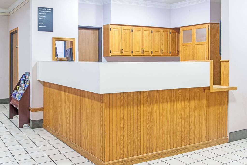 Super 8 by Wyndham Richfield Cleveland - photo 2