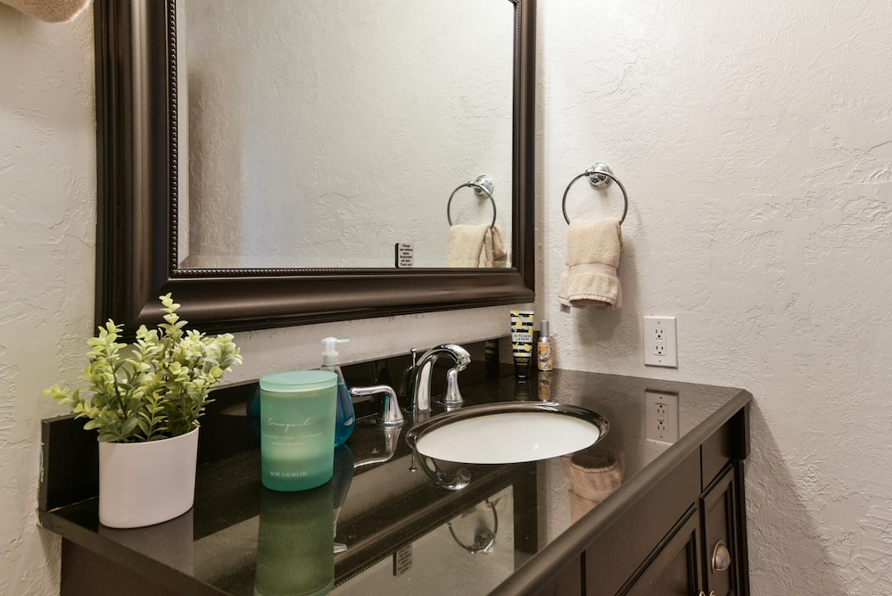 Matchplay Resort Amenities W Indoor Pool Comfort Meets Style And Fun - photo 20