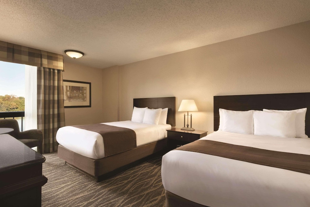 Radisson Hotel Louisville North - photo 13
