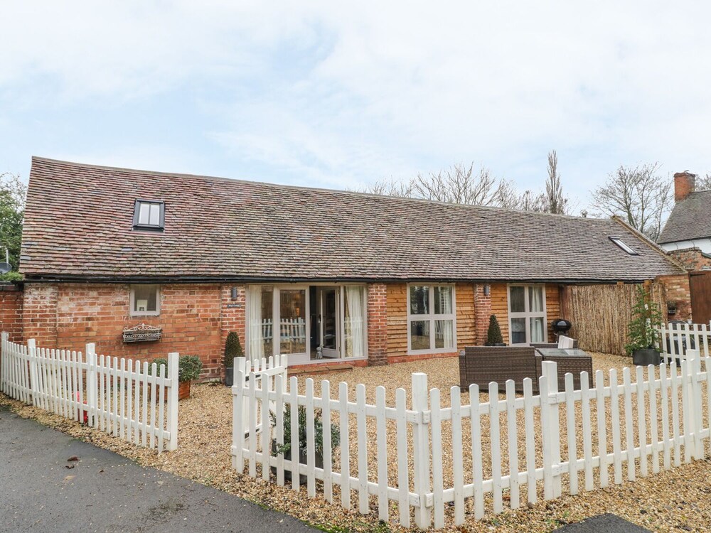 Megs Cottage — 5-Star Luxury Hotel in Stratford-Upon-Avon, United Kingdom
