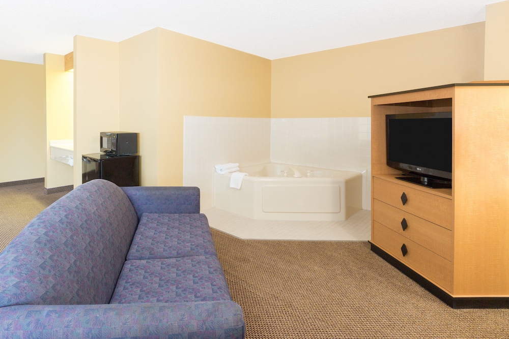 Super 8 by Wyndham Clarinda - photo 10