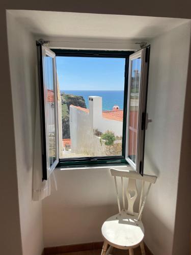 Casa Azenhas Mar — 4-Star Luxury Hotel in Colares, Portugal