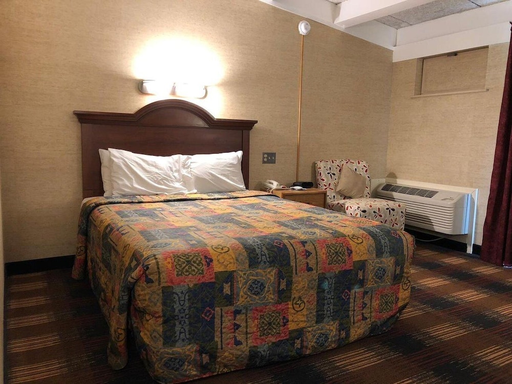 Red Carpet Inn North Syracuse - photo 14