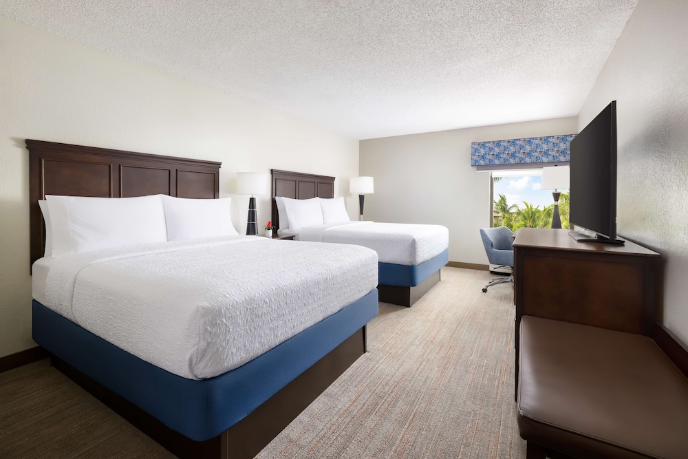 Hampton Inn Naples Central - photo 9