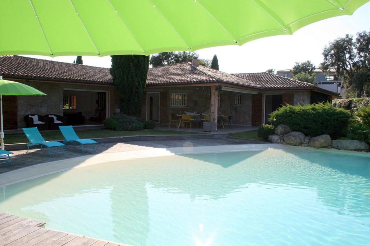 Villa de standing 10 personnes piscine plage 5min le paradis — 4-Star Luxury Hotel in Zonza, France