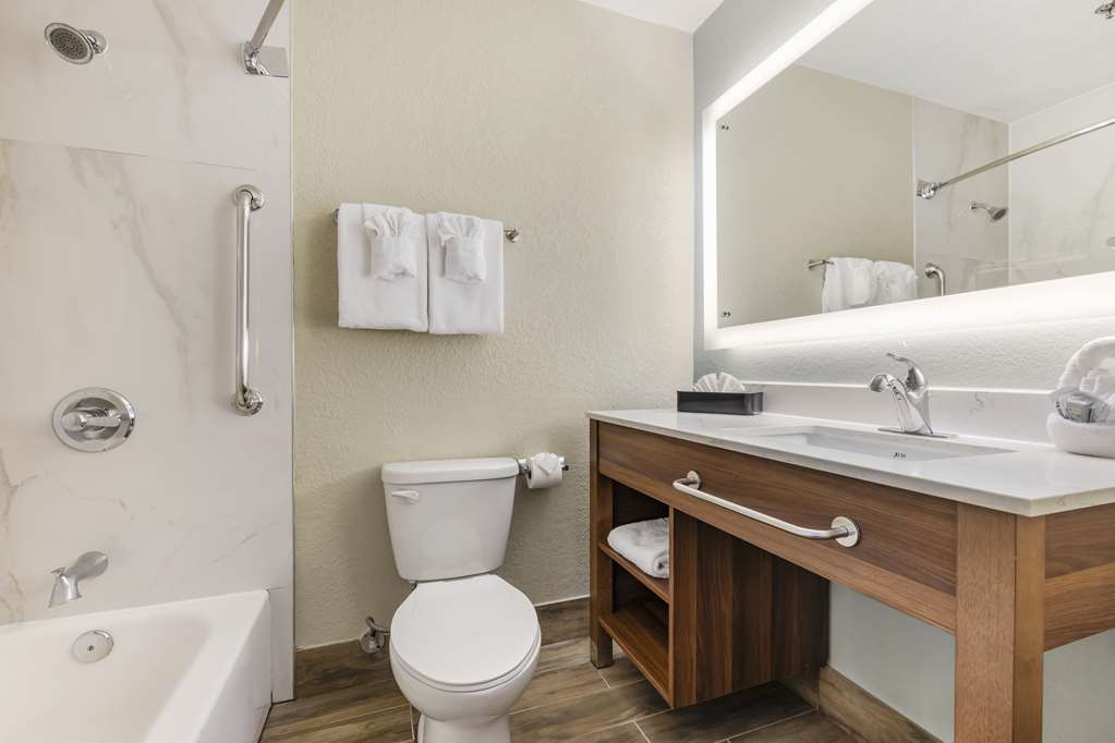 Best Western Carlsbad by the Sea - photo 25
