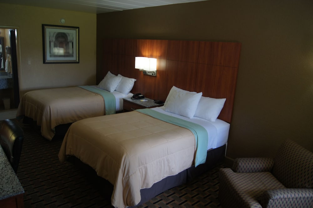 Days Inn by Wyndham Durham Near Duke University - photo 21