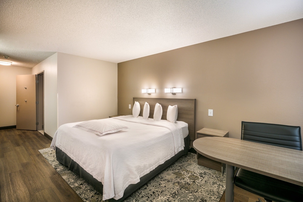 Red Roof Inn PLUS Boston Logan - photo 23
