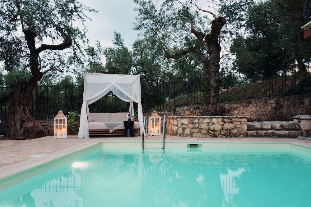 Jootiq Villas — 4-Star Luxury Hotel in Zakynthos, Greece