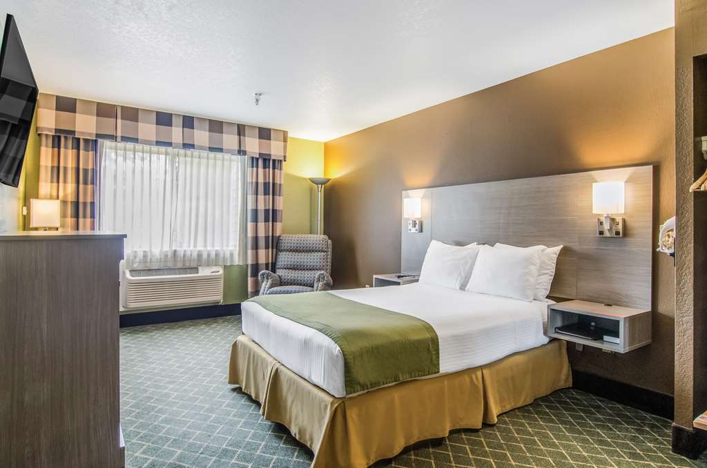 GuestHouse Inn & Suites Hotel Poulsbo - photo 14