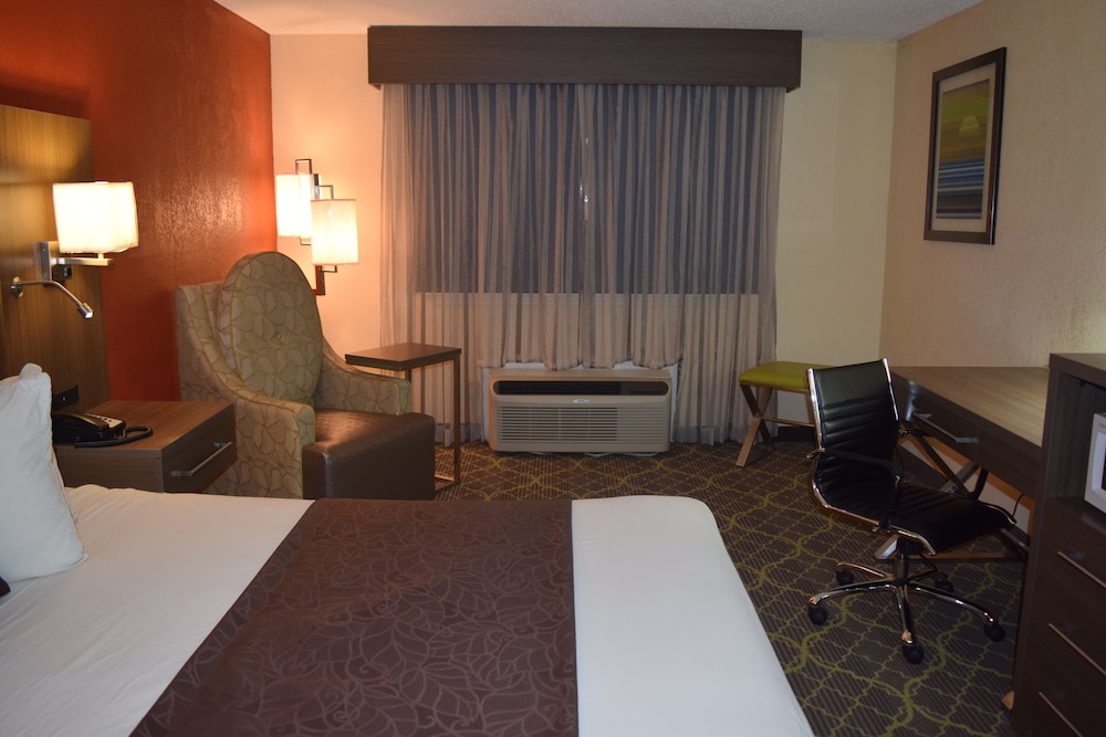 American Inn & Suites West Memphis I 40 I 55 - photo 3
