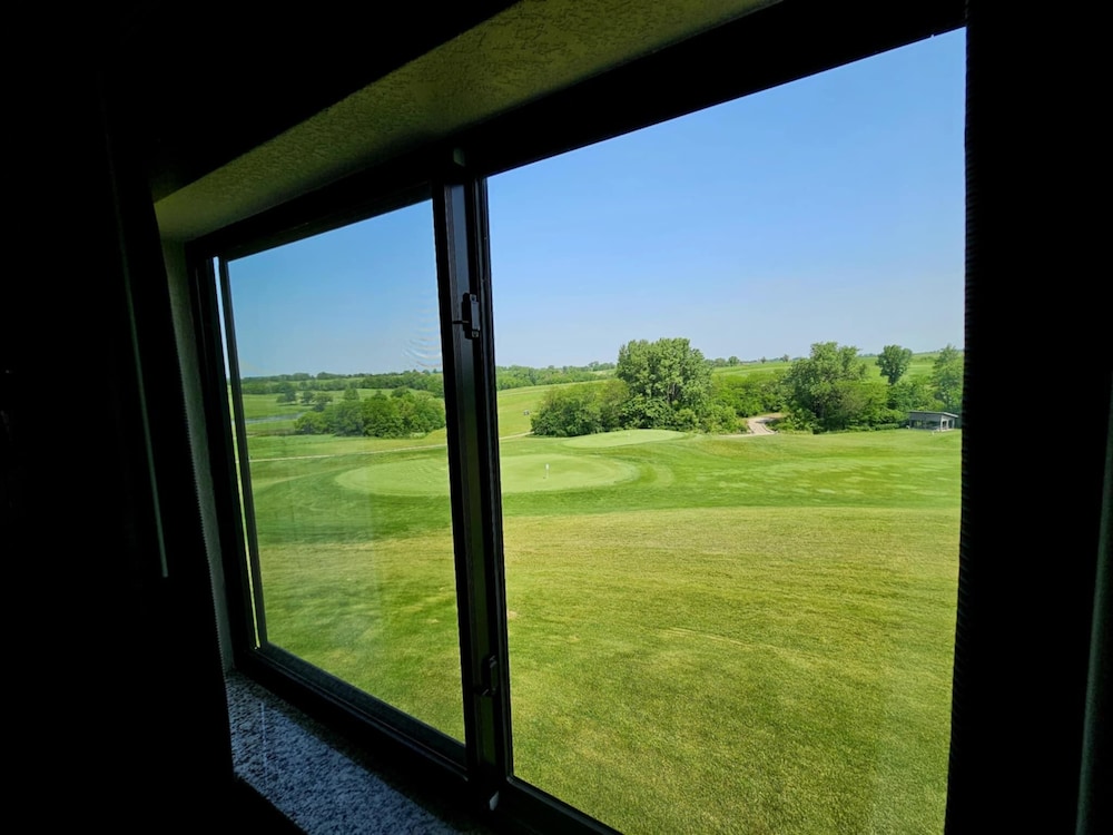 Cobblestone Inn & Suites Maryville - photo 22