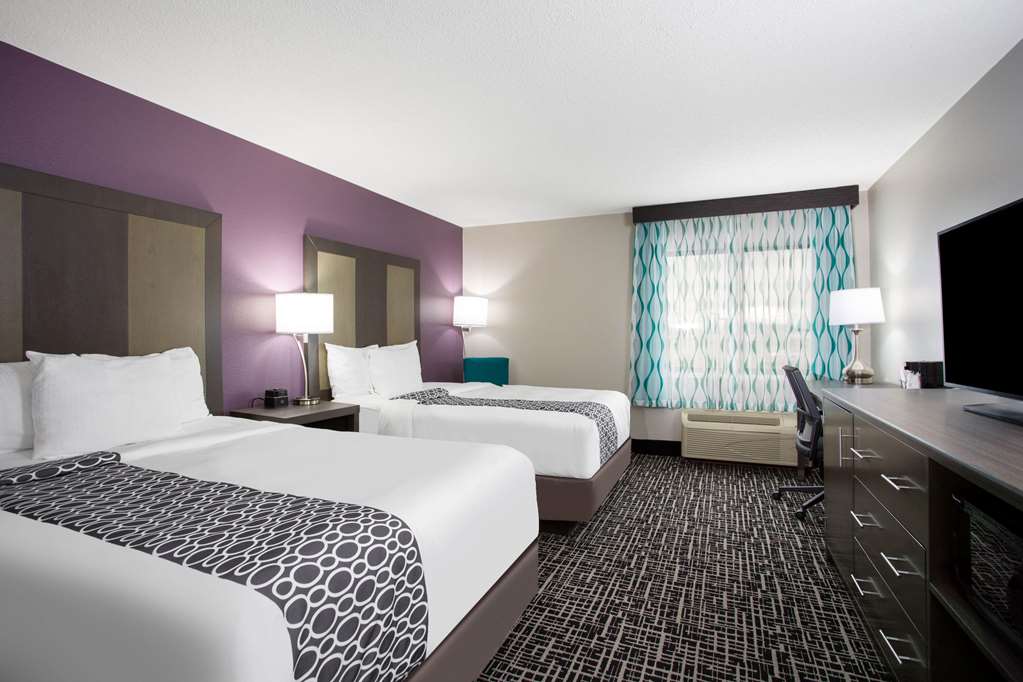 La Quinta Inn & Suites by Wyndham Roanoke Salem - photo 28