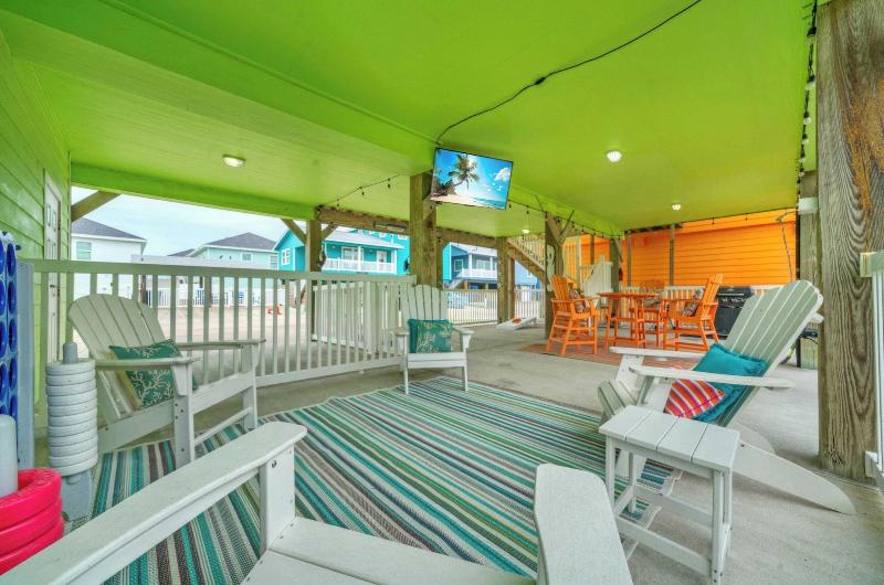Reel Life Dreams by Avantstay Pool Near Beach - photo 19
