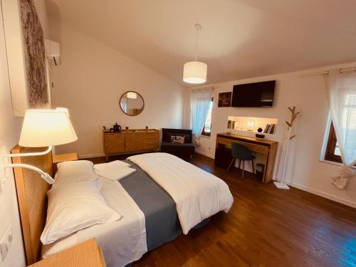 Civico 27 Rooms — Magliano In Toscana