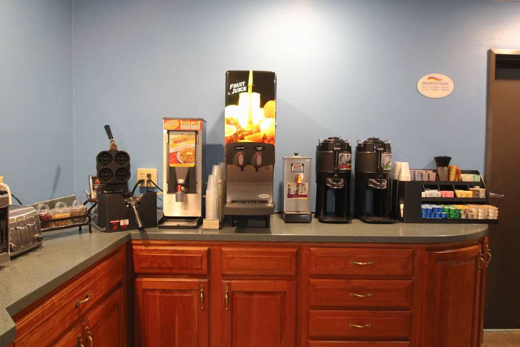 Baymont Inn & Suites by Wyndham Lafayette Purdue Area - photo 20
