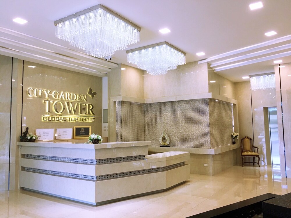 Rare Panoramic Sea City & Mountain Views XXL Balcony 1Gbps Blazing Fast Free WIFI Pool Gym Pool Table Steam Sauna Bar — 4-Star Luxury Hotel in Pattaya, Thailand
