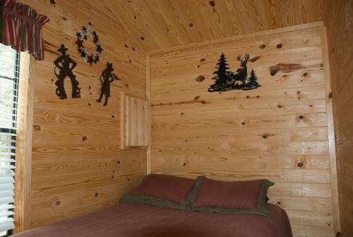 Medina Lake Camping Resort Cabin 7 - photo 8