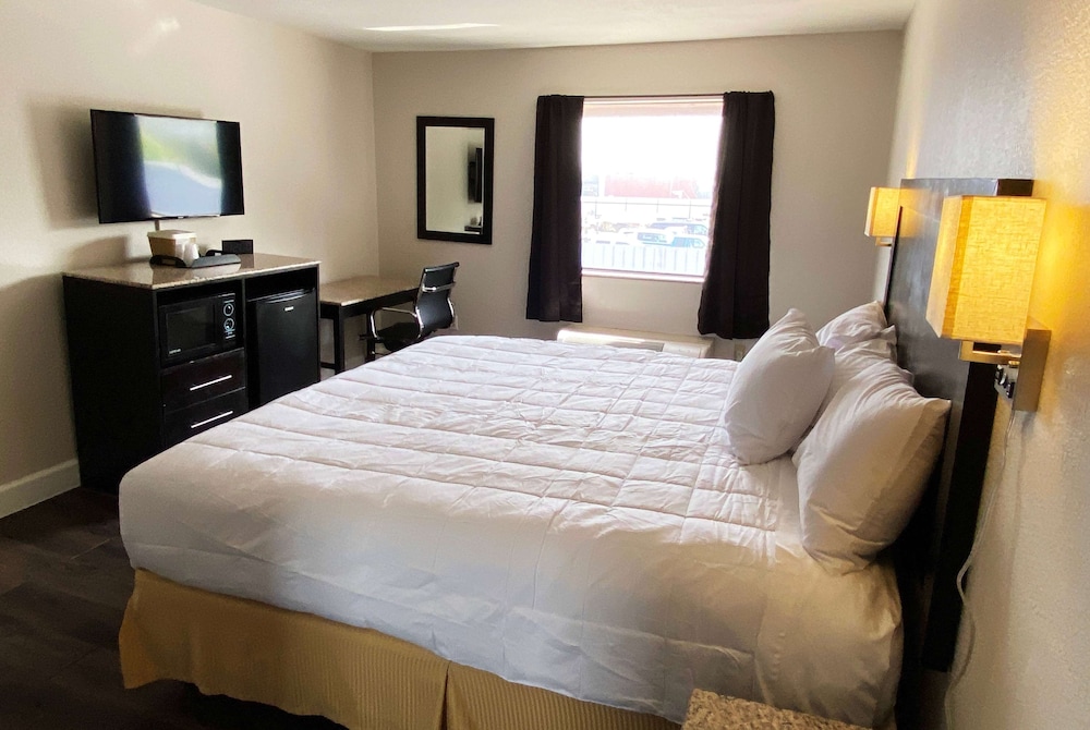 Baymont by Wyndham Del Rio - photo 17