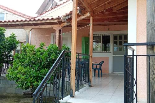 4our Seasons 1 — hotel in Episkopi
